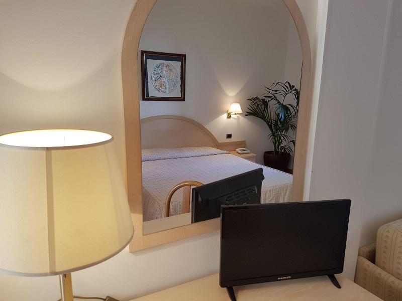 Hotel Gabbiano Beach Vieste Kültér fotó
